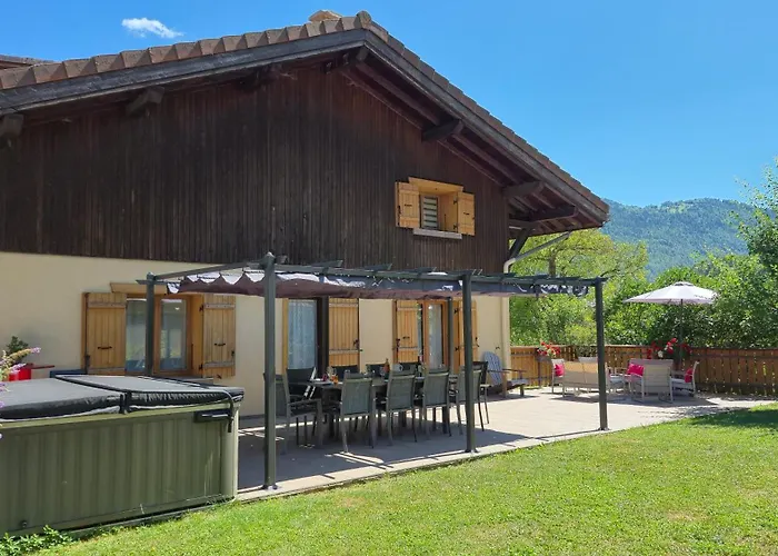 Avec Jacuzzi, Billard, Jardin Clos, Proche Paradiski La Plagne